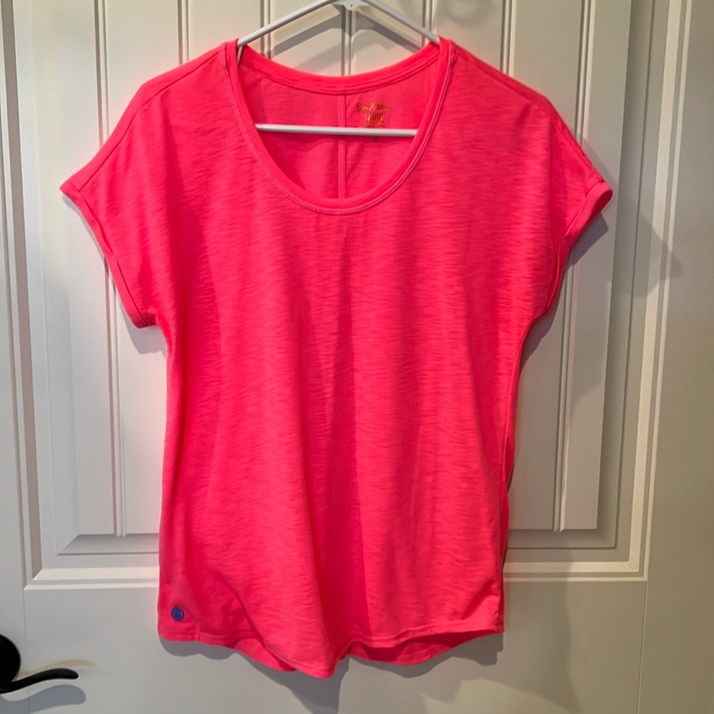 Lilly Pulitzer looks luxletic shirt